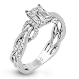 Engagement Ring in 18k Gold with Diamonds