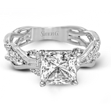 Engagement Ring in 18k Gold with Diamonds