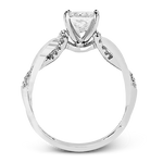Engagement Ring in 18k Gold with Diamonds
