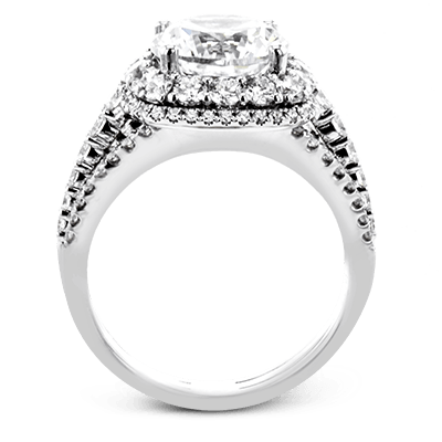 Engagement Ring in 18k Gold with Diamonds