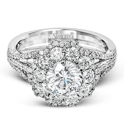 Engagement Ring in 18k Gold with Diamonds