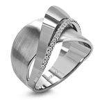 Right Hand Ring in 18k Gold with Diamonds