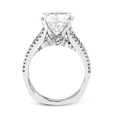 Engagement Ring in 18k Gold with Diamonds