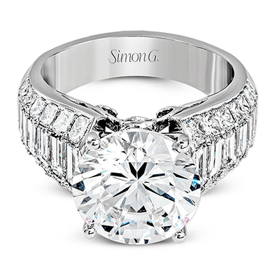 Engagement Ring in 18k Gold