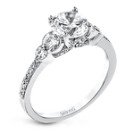 Engagement Ring in 18k Gold with Diamonds