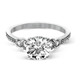 Engagement Ring in 18k Gold with Diamonds