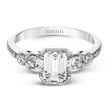 Engagement Ring in 18k Gold with Diamonds