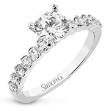 Engagement Ring in 18k Gold with Diamonds