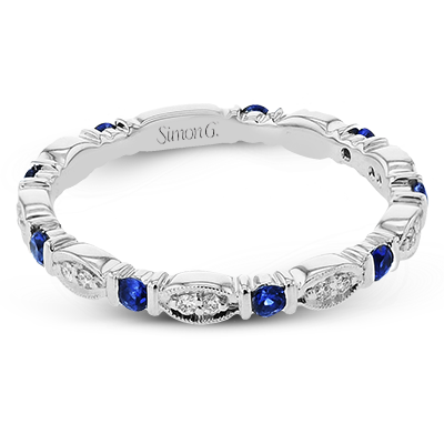 Right Hand Ring in 18k Gold with Diamonds
