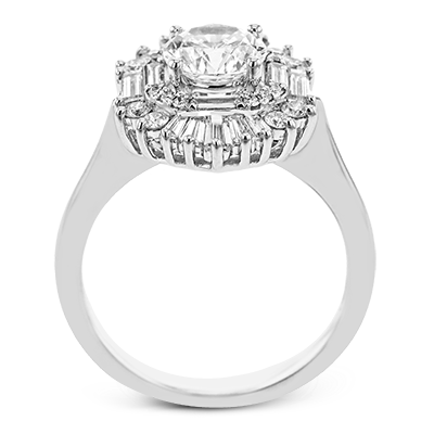 Engagement Ring in 18k Gold with Diamonds