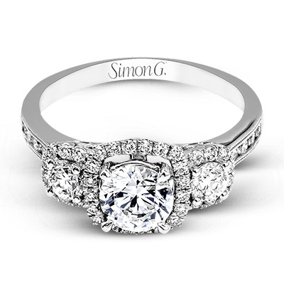 Engagement Ring in 18k Gold with Diamonds