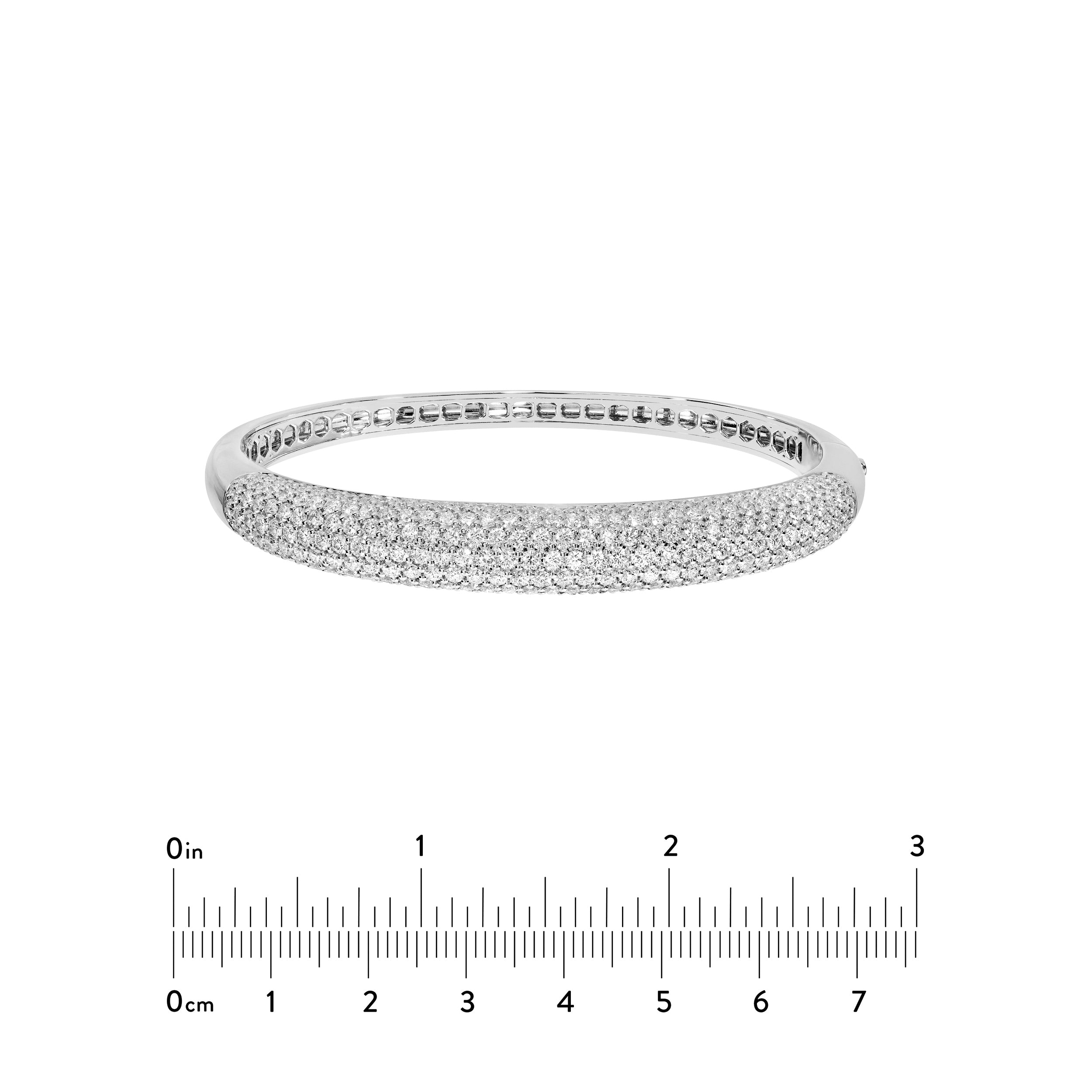Diamond Pavé Bangle (5-1/5tcw)