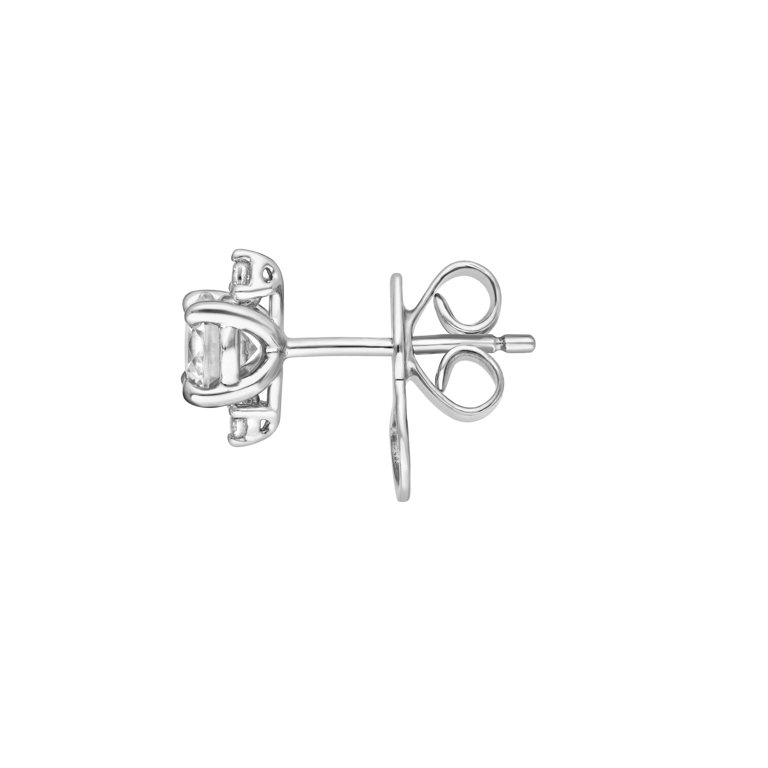 7/8tcw Three Stone Round Diamond Earrings