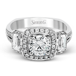 Engagement Ring in 18k Gold with Diamonds