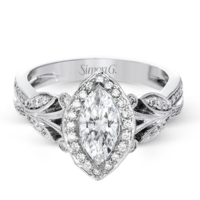 Engagement Ring in 18k Gold with Diamonds
