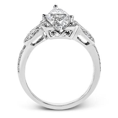 Engagement Ring in 18k Gold with Diamonds