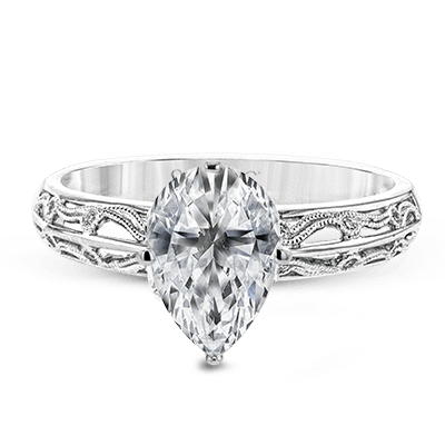 Engagement Ring in 18k Gold with Diamonds