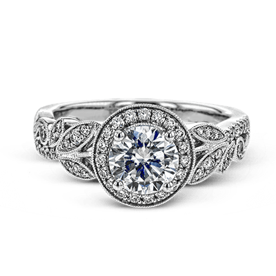 Engagement Ring in 18k Gold with Diamonds