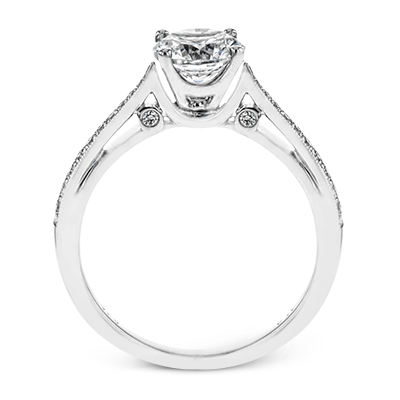 Engagement Ring in 18k Gold with Diamonds