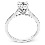 Engagement Ring in 18k Gold with Diamonds