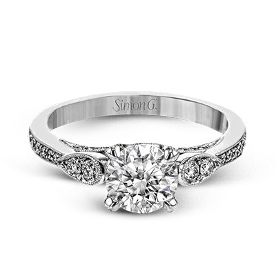 Engagement Ring in 18k Gold with Diamonds