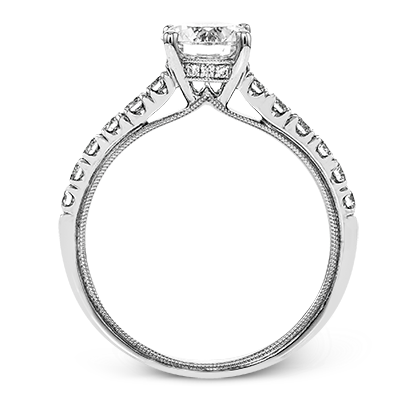 Engagement Ring in 18k Gold with Diamonds