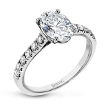 Engagement Ring in 18k Gold with Diamonds