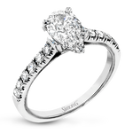 Engagement Ring in 18k Gold with Diamonds