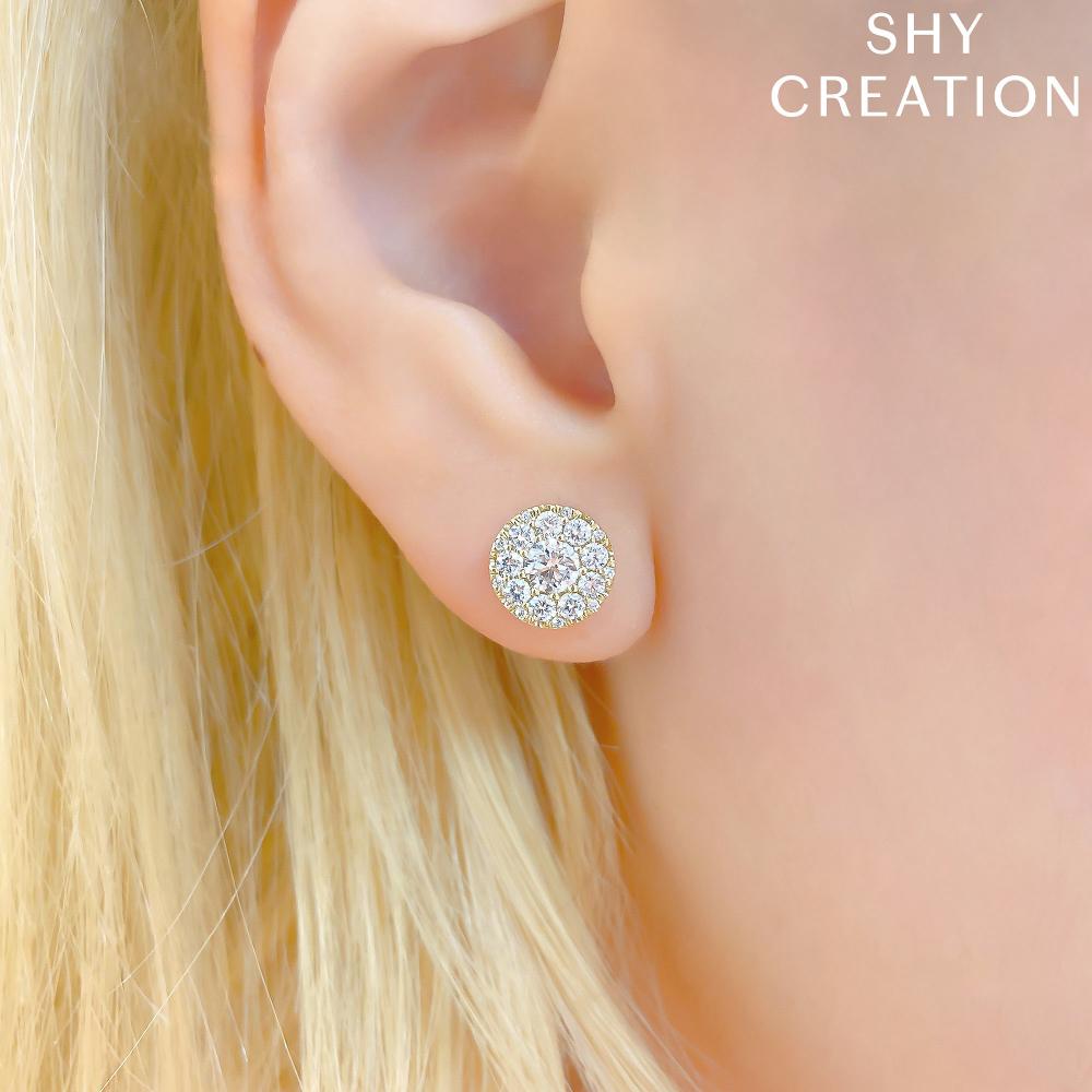 0.47CT-CTR(ROUND) 0.53CT-SIDE 14K W/G DIAMOND CLUSTER STUD EARRING