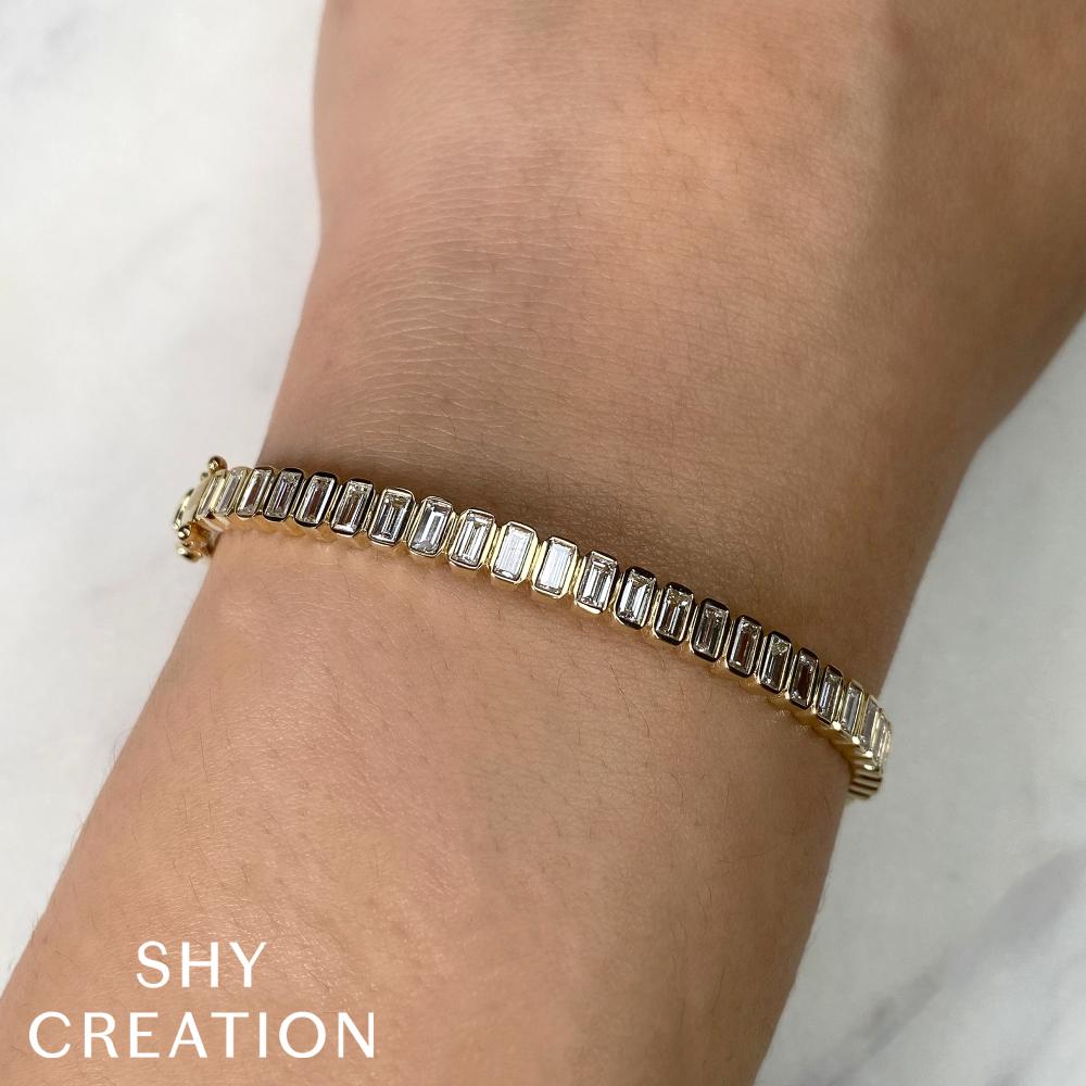 1.90CT 14K Y/G DIAMOND BAGUETTE BEZEL BANGLE