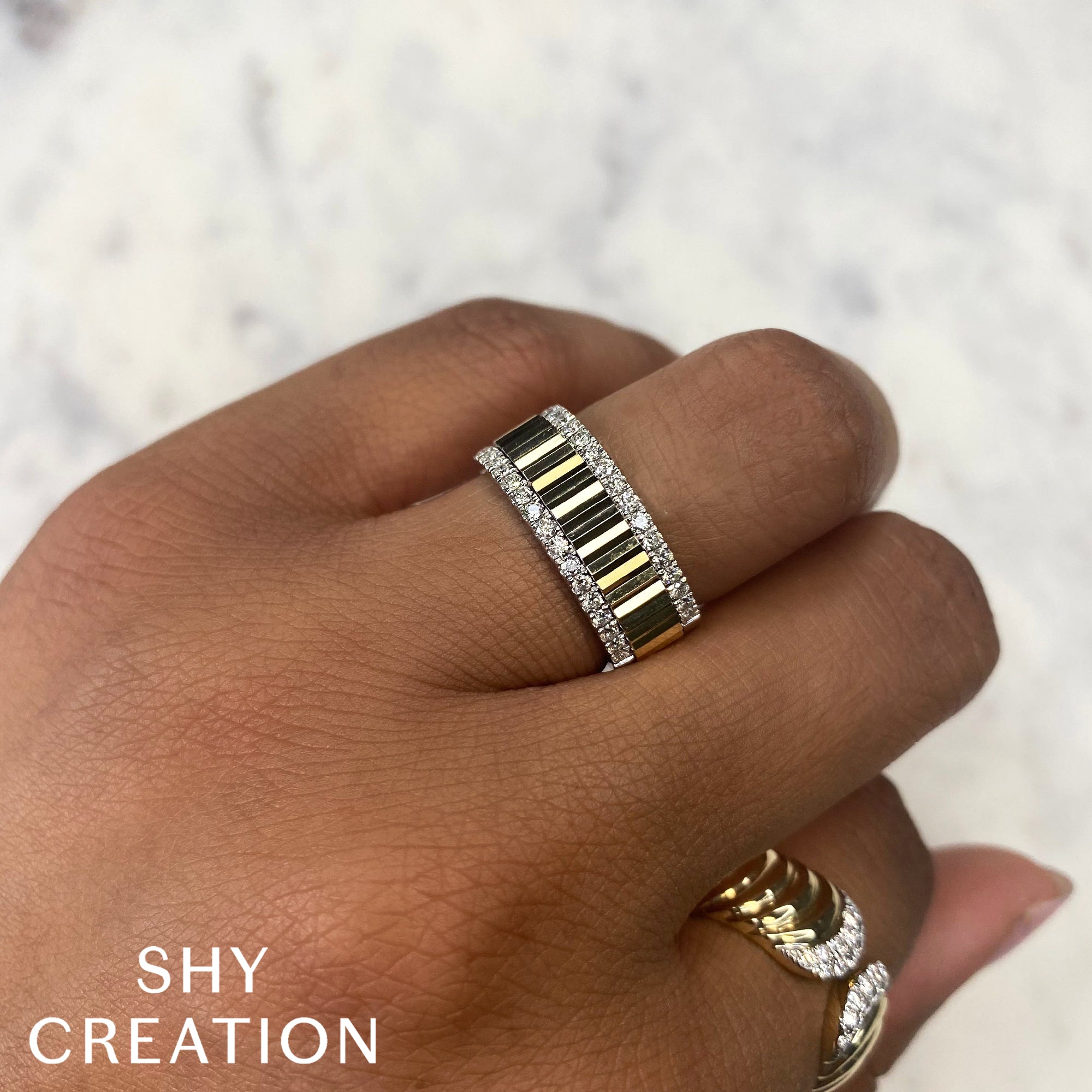 0.26CT 14K Y/G DIAMOND RIBBED RING SZ 8