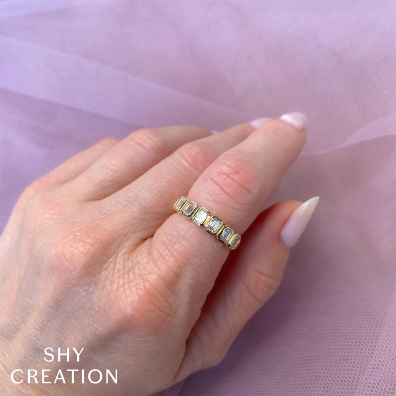 1.05CT 14K Y/G DIAMOND EMERALD BEZEL BAND