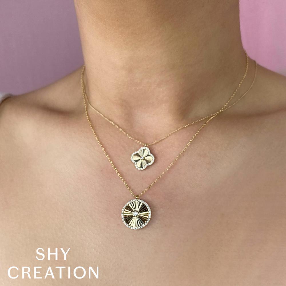 0.22CT 14K Y/G DIAMOND BEZEL RIBBED CLOVER NECKLACE