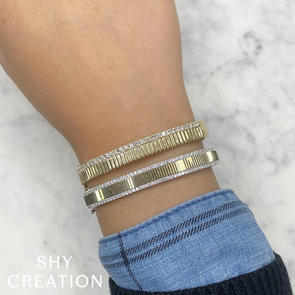 1.07CT 14K Y/G DIAMOND RIBBED BANGLE