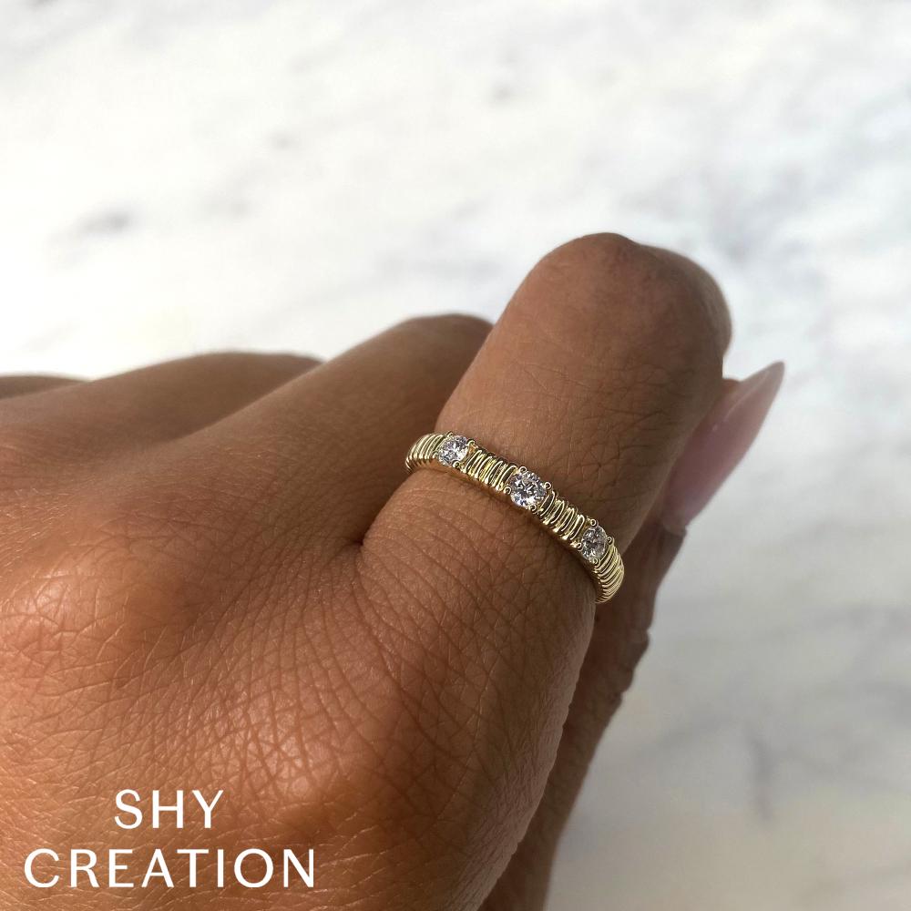 0.24CT 14K Y/G DIAMOND RIBBED BAND