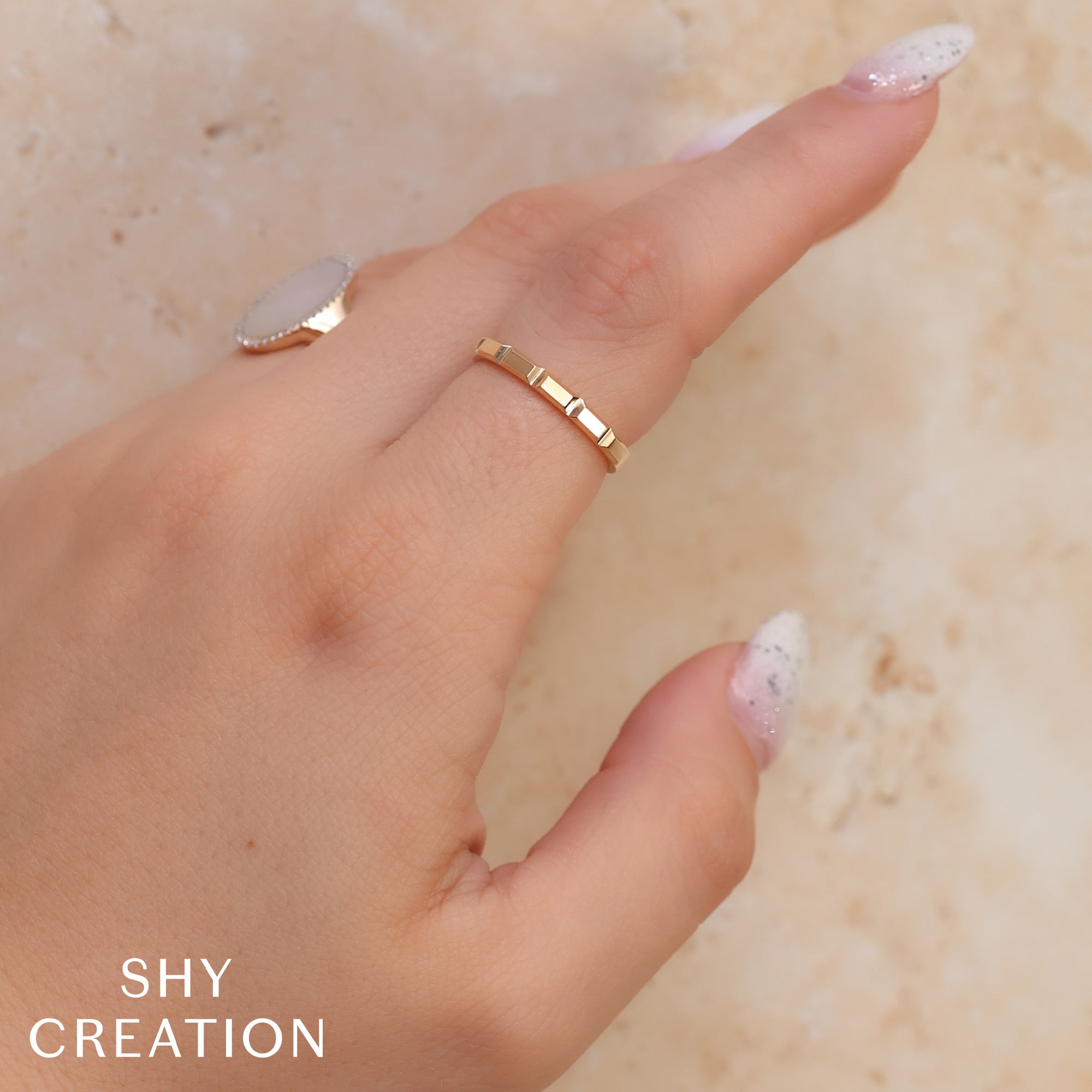 14K Y/G GEO CUT BAND